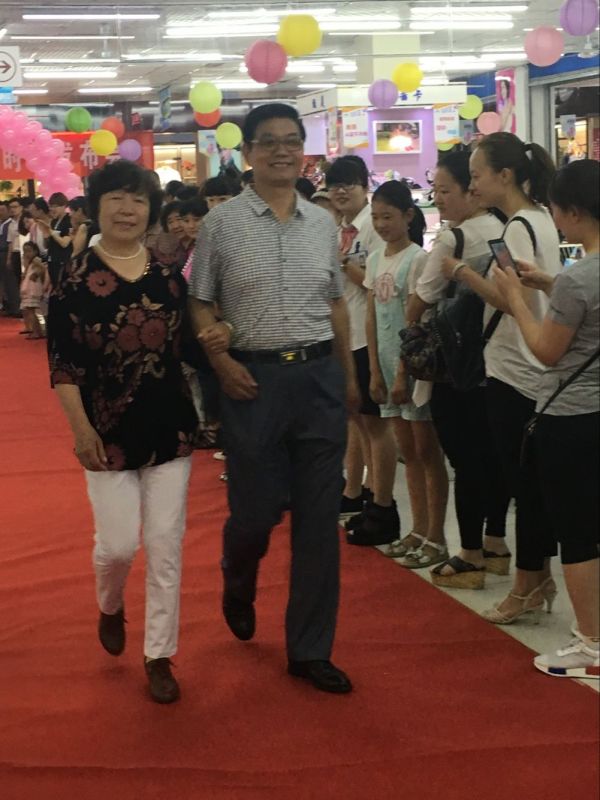 回顧精彩現(xiàn)場(chǎng) | 2016五馬新時(shí)代首屆感恩父愛(ài)時(shí)裝發(fā)布會(huì)落幕！